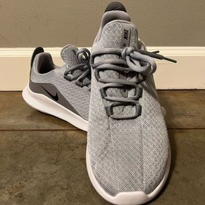 Nike Viale - Men’s Size 9.5